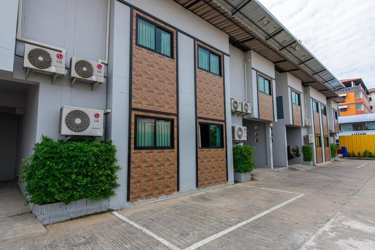 Matini Klong1 Hotel Rangsit Exterior photo