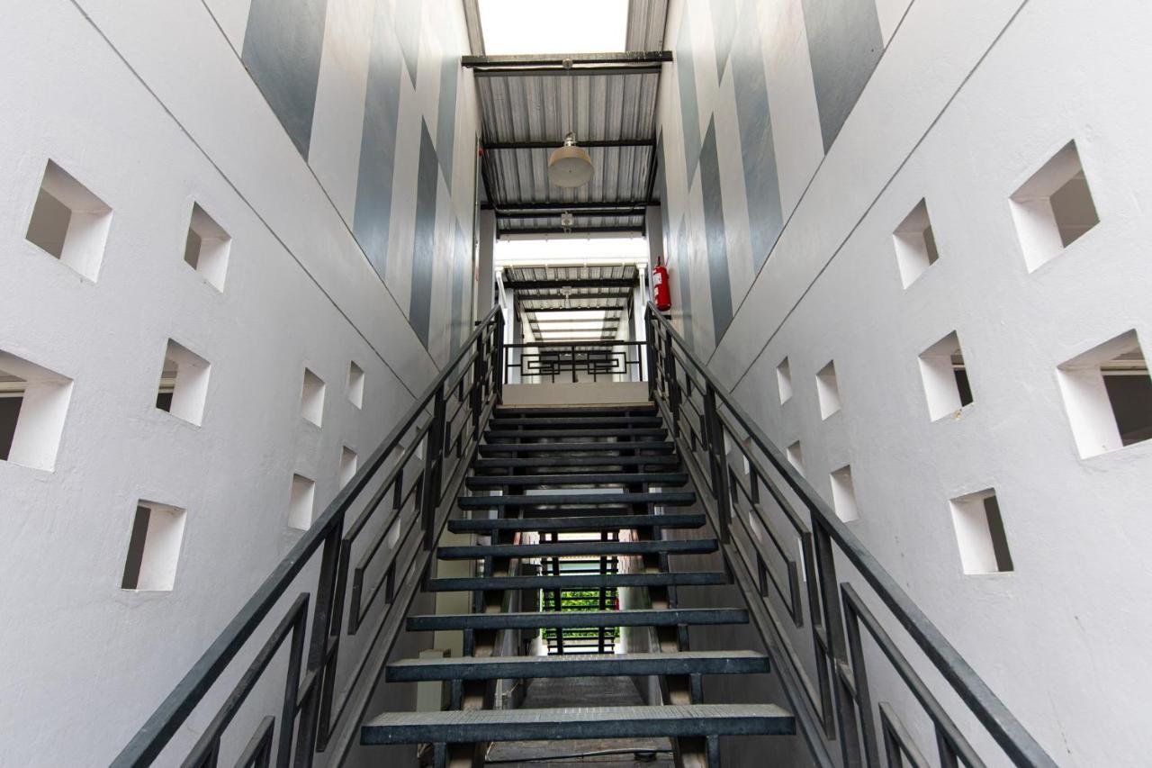Matini Klong1 Hotel Rangsit Exterior photo
