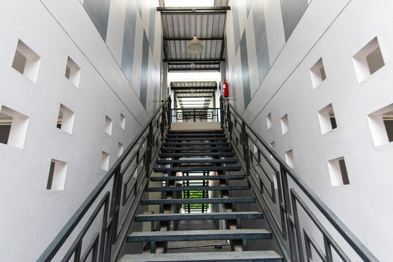 Matini Klong1 Hotel Rangsit Exterior photo