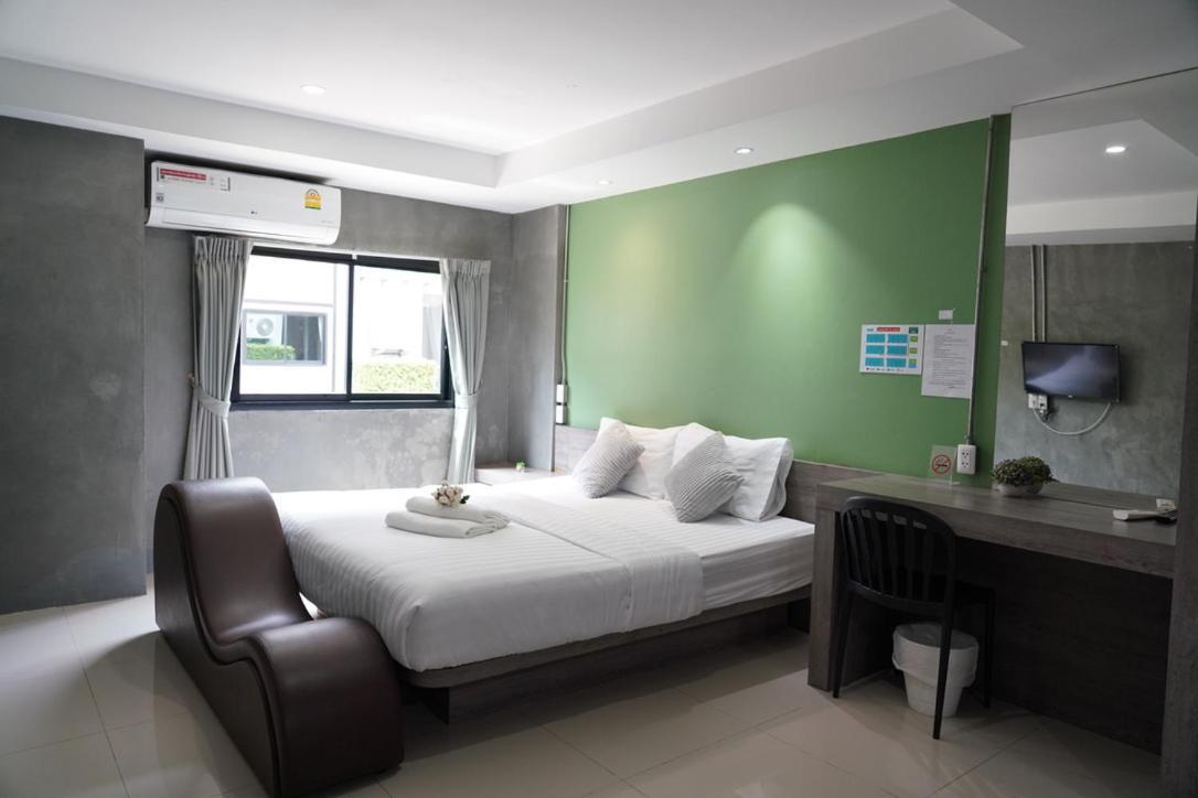 Matini Klong1 Hotel Rangsit Exterior photo